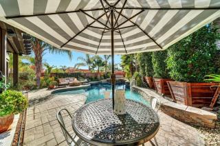 Vino Villa Large home Sleeps 10! Large Salt water pool/spa - Murrieta - 9