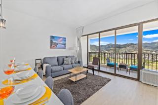 Fully Renovated 1BR with King Bed, Parking & Close to the Beach - 4