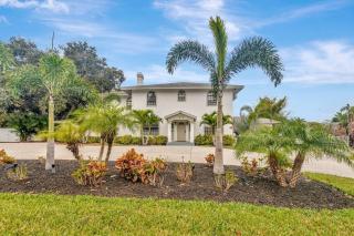 8 BDRM Mansion. 10 MN to Honeymoon Island Beach - Palm Harbor - 0