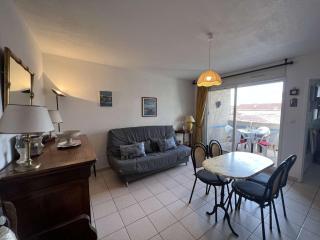 Charmant T2 en Centre-ville avec Piscine, Terrasse et Parking, à 500m de la Plage ! - FR-1-701-29 - Valras-Plage - 3