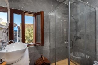 Mythic Spa Villa - 1