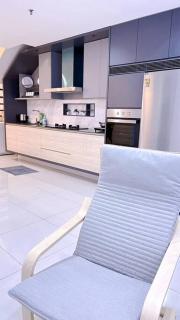 Sunrise@Gurney Spacious 2BR Duplex - George Town - 1