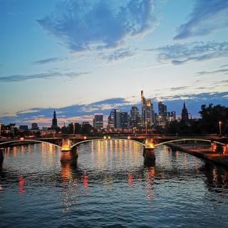 Plaza Hotel & Living Frankfurt - Frankfurt am Main - 9
