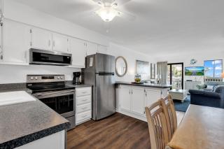 2 BR Ocean Forest Villa Steps Away From Pristine Sandy Beaches - Myrtle Beach - 7