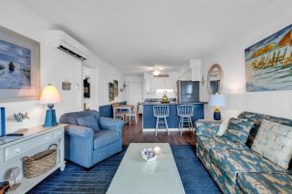 2 BR Ocean Forest Villa Steps Away From Pristine Sandy Beaches - Myrtle Beach - 2
