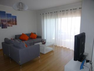 Algarve T2 apartment with pool and balcony in Olhão - 0