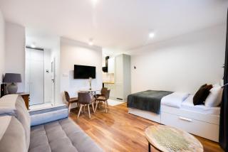 Żoliborz Elite Apartment by BookingHost - 9