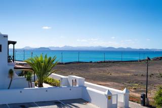 Beautiful Detached Lanzarote Villa 3 Bedrooms Villa Stacruz Bay Stunning Views & Close To Amenities Playa Blanca - 3
