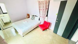 Miss Chang's B&B - 3