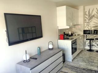 Beachfront Studio on Promenade des Anglais - Nice - 6