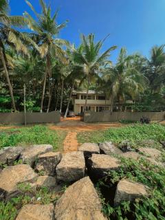 Kizhunna rock beach house - Kannur - 8