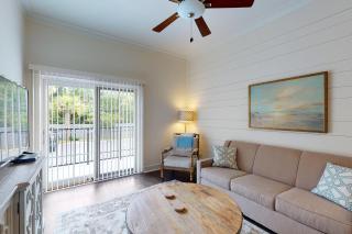 Queen Suite @ 400 Ocean Suites - 4