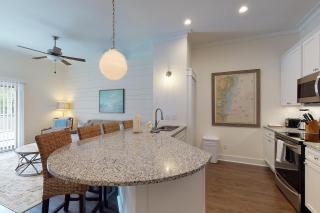 King Suite @ 400 Ocean Suites - 9