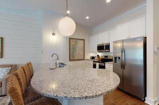 King Suite @ 400 Ocean Suites - 8