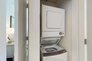 King Suite @ 400 Ocean Suites - 1