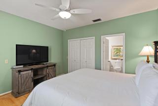 Beachcomber, Unit 302 - 3