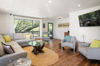 Three Oaks Beach Cottage - 2215 Bruce Drive - 4