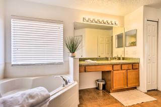 Pool and Hot Tub Resort-Style Davenport Villa - Davenport - 1