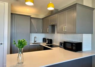 Beachfront Bliss Margate With Sea Views Sleeps 5 - 1