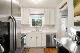 Sunny Dayz - Unit A, 1122 Park - 1