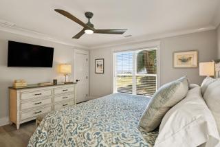 Viewpoint Oaks - 301 7th Street, Unit 101 - 2