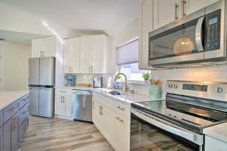 Swim, Fish and Boat Beachy Home in Cape Coral! - Cape Coral - 1