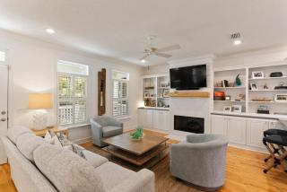 Beach Chickens - 1019 Mallery Street - 4