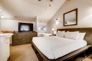 POWDER POINTE 303B condo - 2