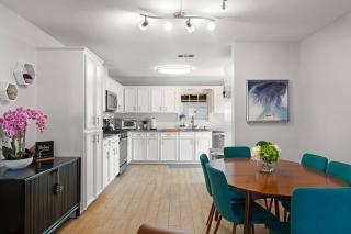 Cozy Heights House Patio and Backyard Sleeps 9 - Houston - 7