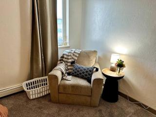 Comfortable 2BR Apt Central - Fairbanks - 9