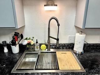 Comfortable 2BR Apt Central - Fairbanks - 4