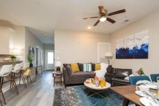 Modern 4BR Ground Level King Beds Steps 2 Beach C - Myrtle Beach - 9