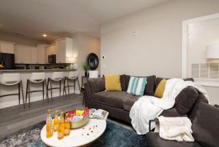 Lovely 4BR King Beds Steps To Beach And Pier G - Myrtle Beach - 2