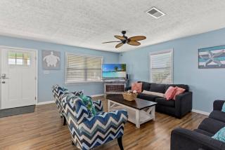 Anchors Away - Private Pool, Seasonal Hot Tub, Game Room, Walk to Beach, Pets OK - 2