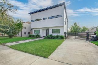 Modern 4 Bedroom 4 Full Bathroom Near Downtown - Houston - 8