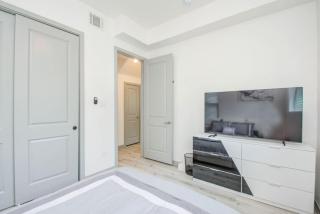 Modern 4 Bedroom 4 Full Bathroom Near Downtown - 4