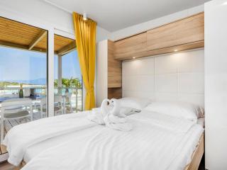 Mobile Home Omisalj with Seaview at Beach - 8