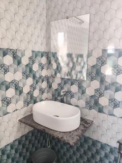 Coral Beach Cottage - 5