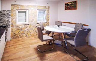 Lovely Home In Donji Zemunik - Smrdelje - 6