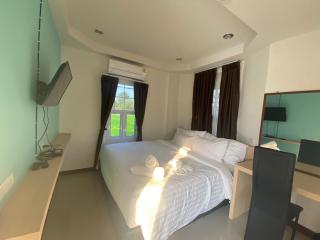 Maze Pool Villa Resort - Kamphaeng Phet - 4