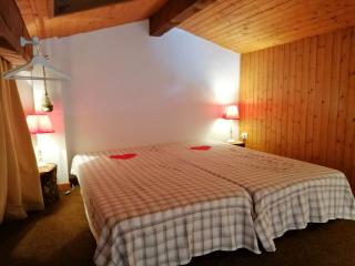 Appartement cosy avec cheminée et balcon, 6 couchages, Le Grand-Bornand - FR-1-241-63 - Le Grand-Bornand - 3