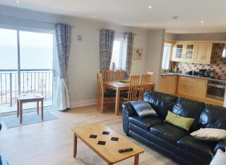 Ballycotton Holiday Apartment No 6 by Trident Holiday Homes - 5