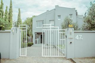 Private luxurious 3 bedroom complete house - 9