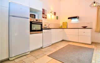 2 Bedroom Beautiful Home In Tavel - Tavel - 5