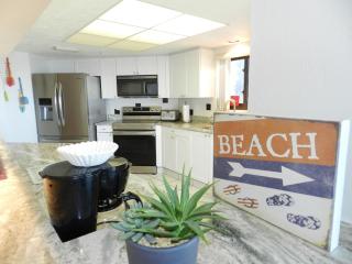 "SHERWIN" Coastal Vibes Oceanfront Condominium 301 - Daytona Beach - 9