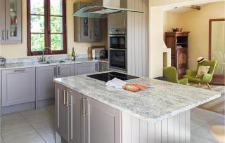 4 Bedroom Cozy Home In Monfaucon - Monfaucon - 6