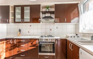 Awesome Home In Vrsi With Wifi - 7
