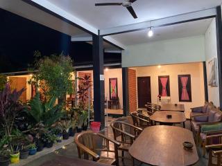 Watukarung Sackstone Guesthouse - Kalak - 8