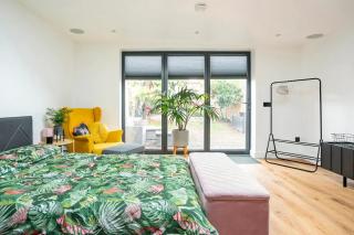 Modern Studio with parking in private garden - Theydon Bois - 7