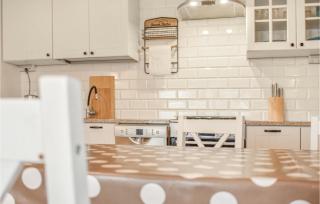 Awesome Home In Sulomino With Kitchen - 3